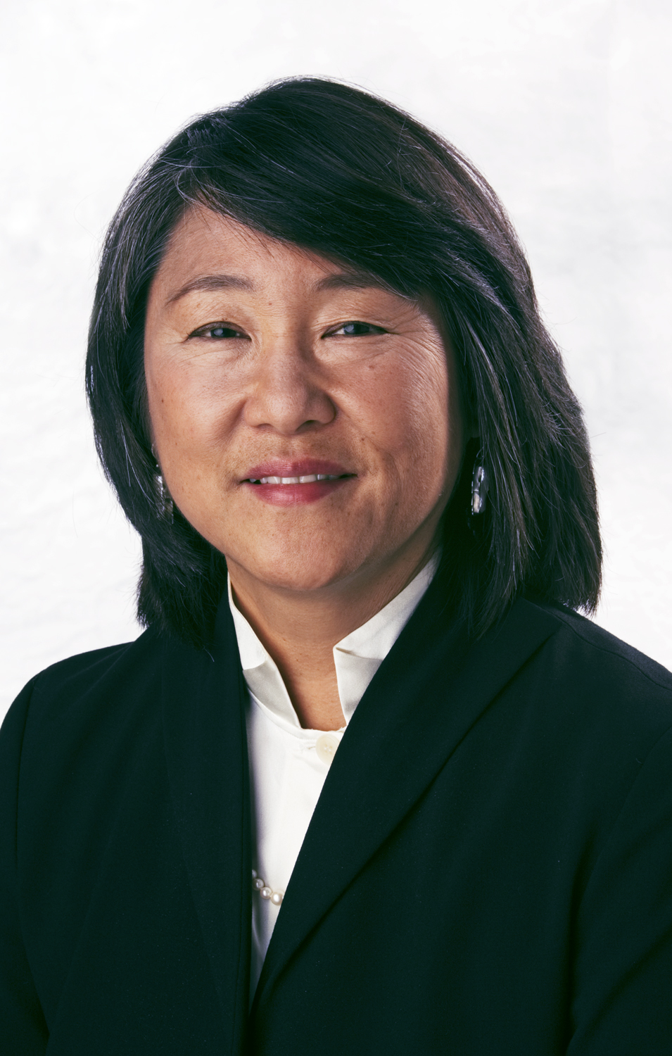 Ann Iijima Headshot 