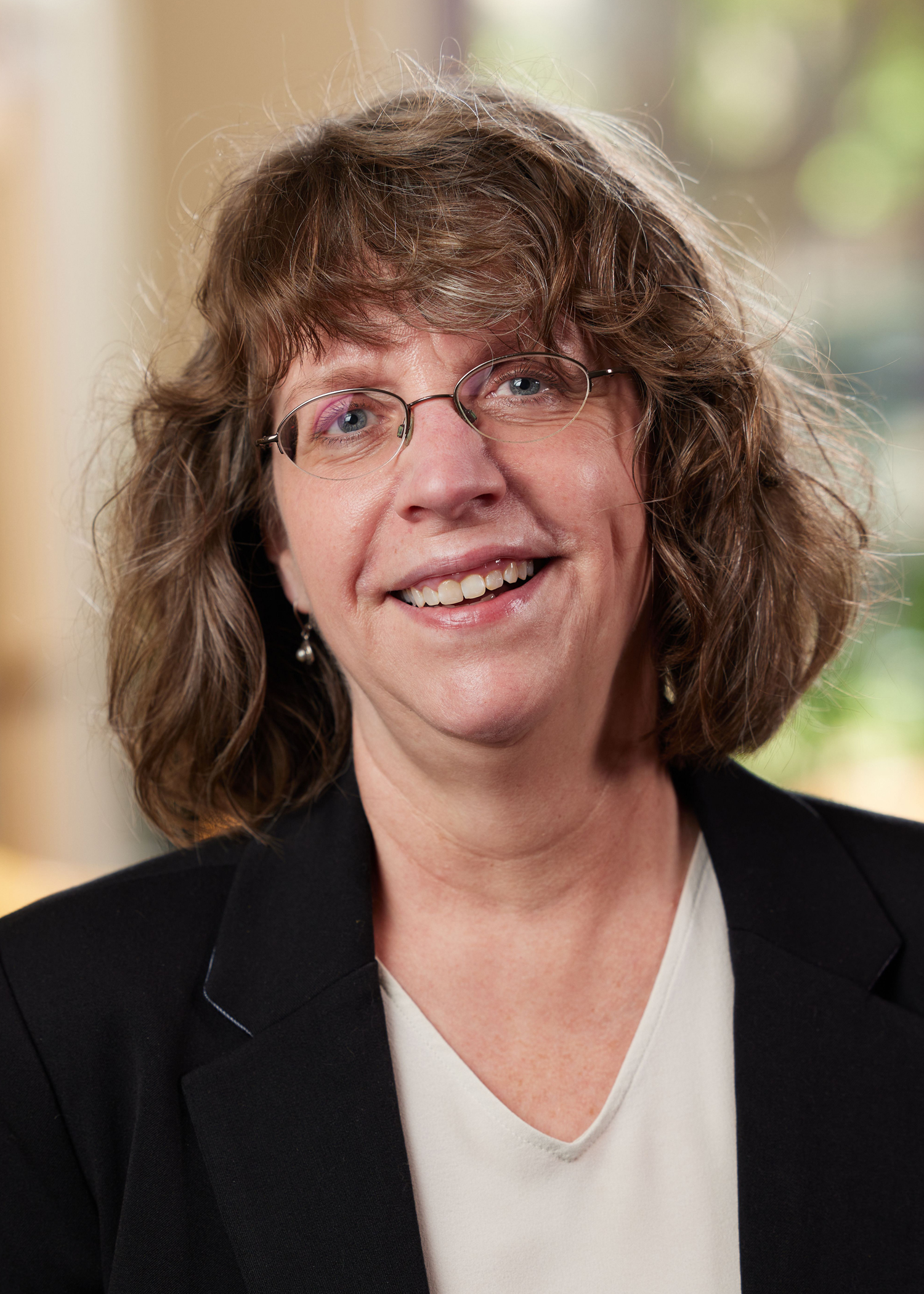 Lisa Heidenreich Headshot 